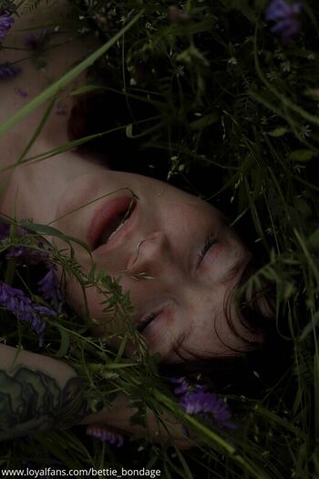 Full leaked Bettie bondage private photo