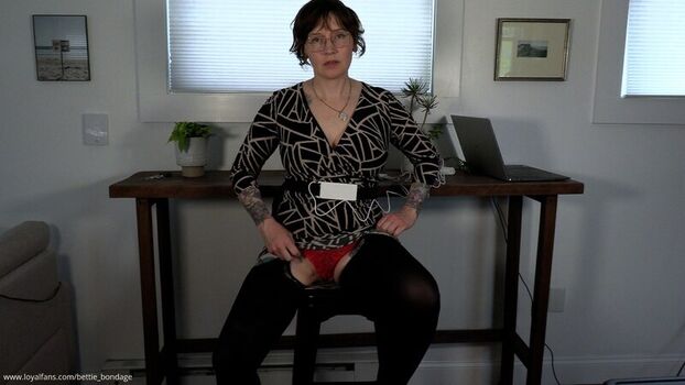 Full leaked Bettie bondage private photo