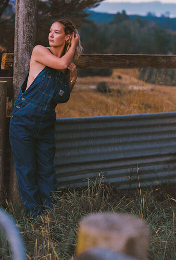 Full leaked Beyondthepinesmagazine private photo