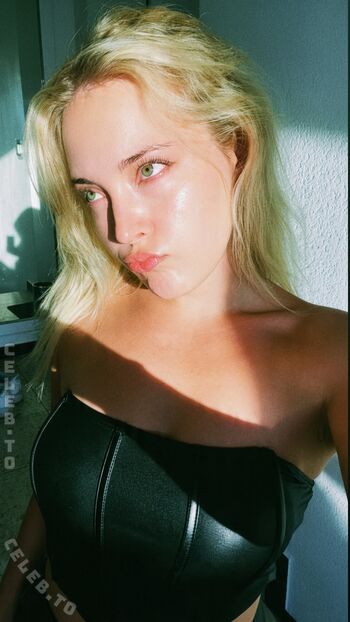 Full leaked Bienmichelle private photo