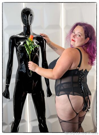 Full leaked Bigapplelinaa private photo