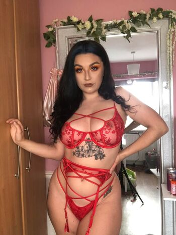 Full leaked Bigbootybitchx squirter private photo