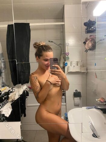 Full leaked Bigbootyroxanne private photo
