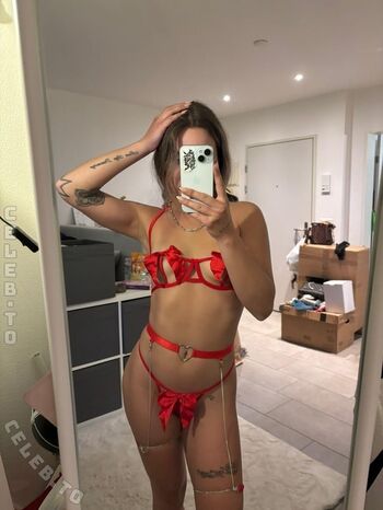Full leaked Bigbootyroxanne private photo