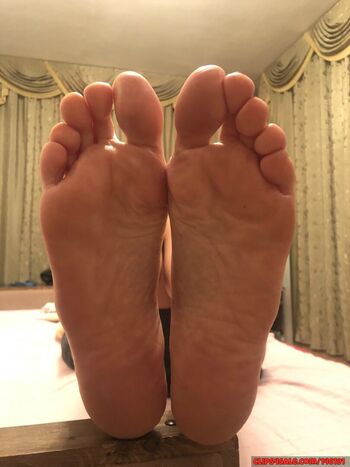 Full leaked Bigfeetgirls private photo