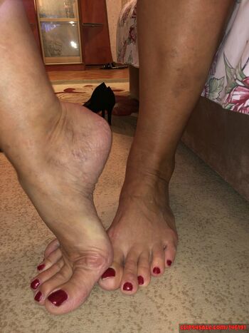 Full leaked Bigfeetgirls private photo