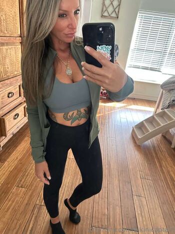 Full leaked Bikinicaptain private photo