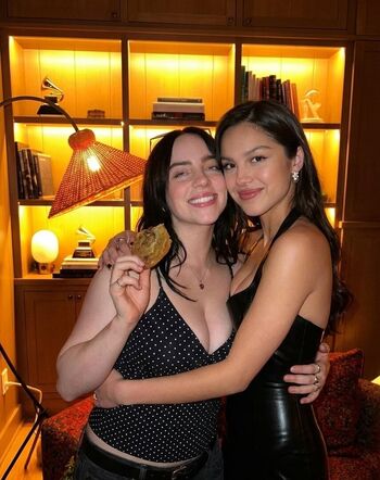 Full leaked Billie eilish  page private onlyfans photo