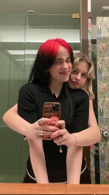 Full leaked Billie eilish private photo