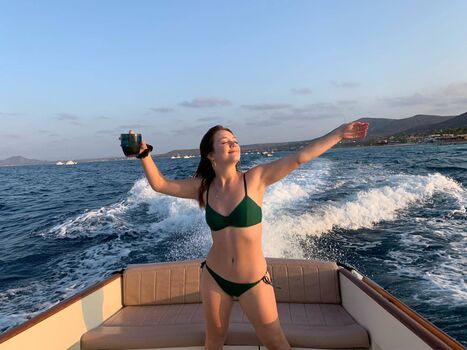 Full leaked Billie lourd page private photo