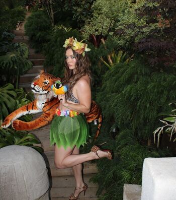 Full leaked Billie lourd private photo