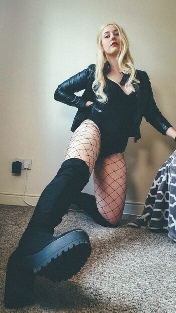 Full leaked Billietrixx private photo