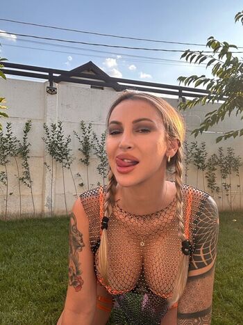 Full leaked Blond elle page private photo