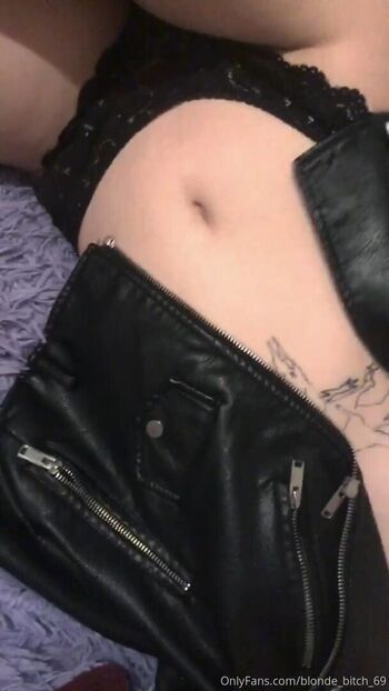 Full leaked Blonde bitch private photo