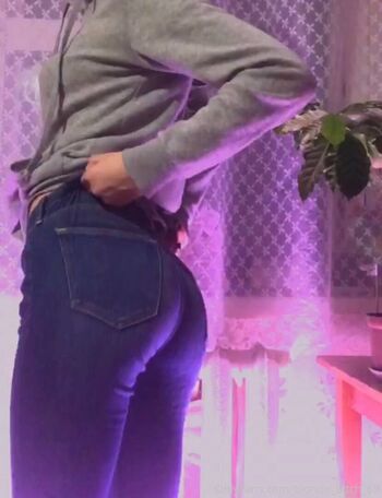 Full leaked Blonde bitch private photo