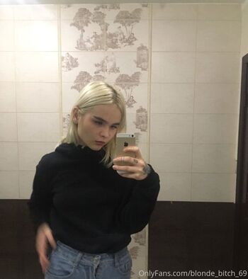 Full leaked Blonde bitch private photo