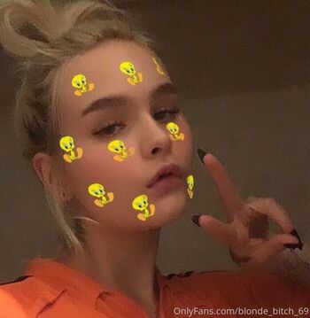 Full leaked Blonde bitch private photo