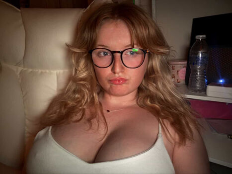 Full leaked Blondeteen private photo