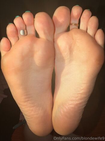 Full leaked Blondewife private onlyfans photo