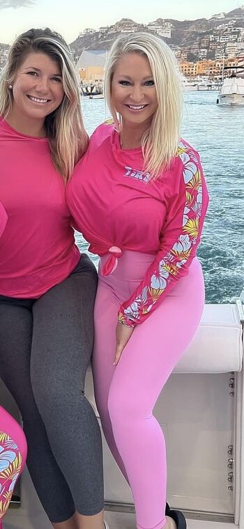 Full leaked Blondie mom bay private photo
