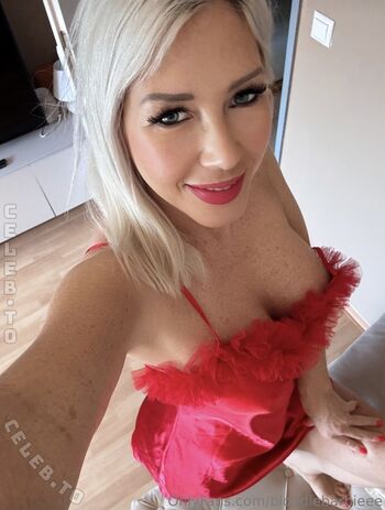 Full leaked Blondiebarbieee private onlyfans photo