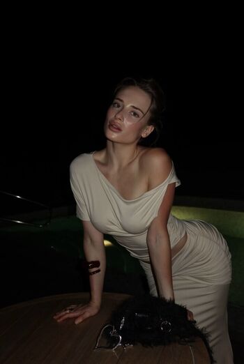 Blondinka Drive Angelina