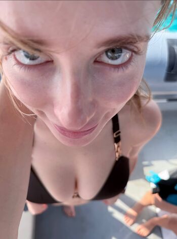 Blondinka Drive Angelina