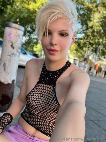 Full leaked Blonditwink private onlyfans photo