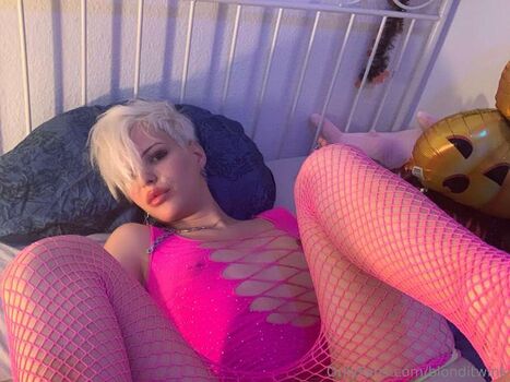Full leaked Blonditwink private onlyfans photo