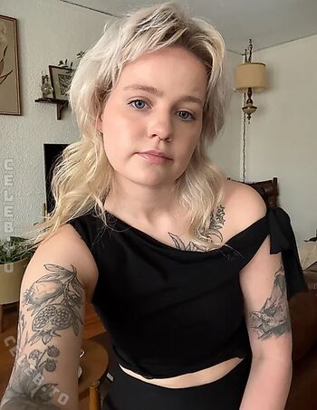 Full leaked Blondpeche private photo