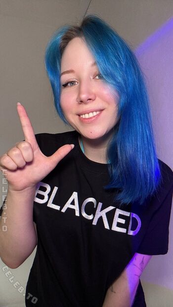Full leaked Bluemoonie page private photo