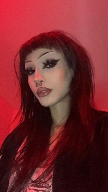 Full leaked Bluntghoul private photo