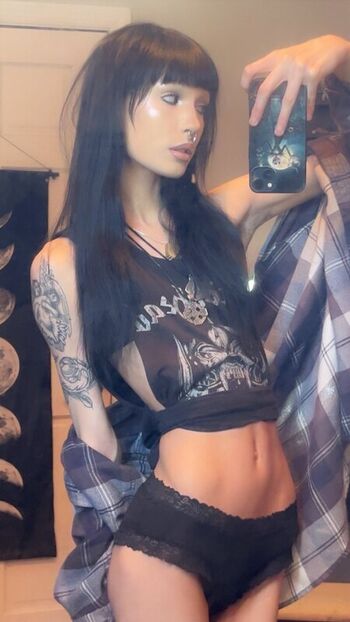 Full leaked Bluntghoul private photo
