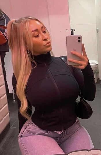 Full leaked Bobbie moore page private photo