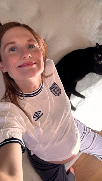 Full leaked Bonnie wright private photo