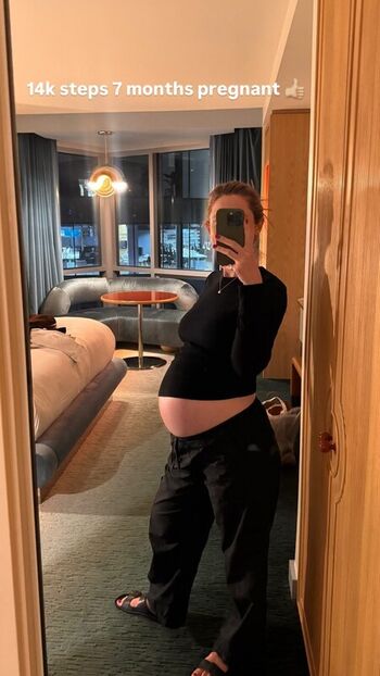 Full leaked Bonnie wright private photo