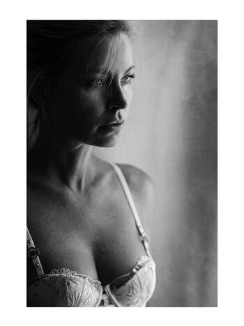 Full leaked Boudoir page private photo