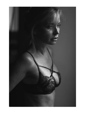 Full leaked Boudoir page private photo