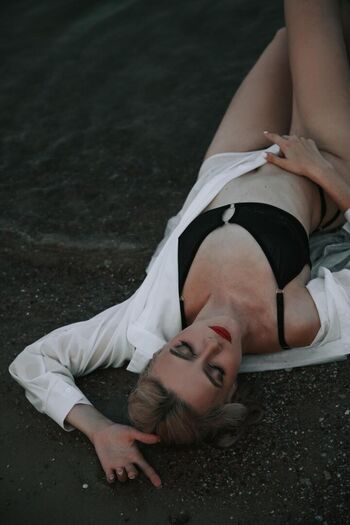 Full leaked Boudoir page private photo