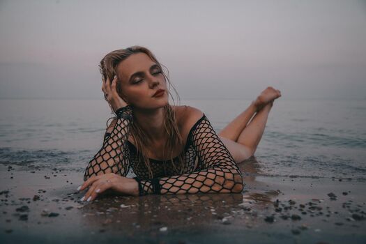 Full leaked Boudoir page private photo