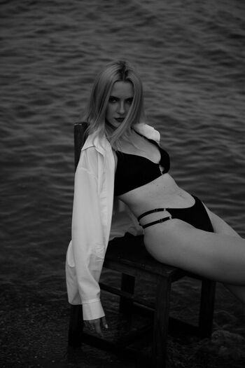 Full leaked Boudoir page private photo