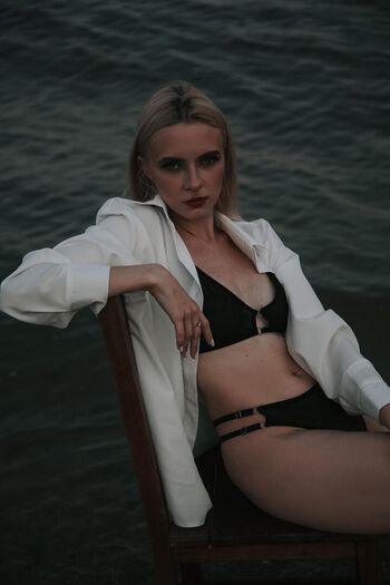 Full leaked Boudoir page private photo