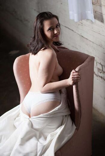 Full leaked Boudoir page private photo
