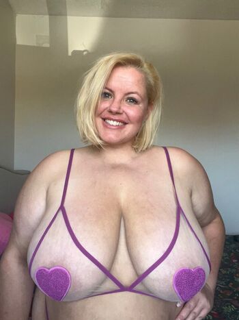 Full leaked Bouncy rosie private onlyfans photo