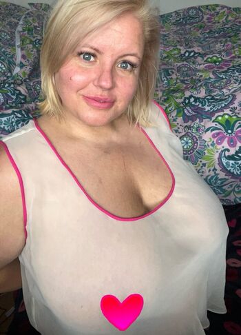 Full leaked Bouncy rosie private onlyfans photo