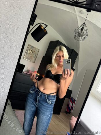 Full leaked Brattyprincesskate private photo