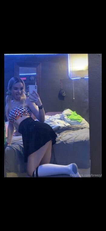 Full leaked Breezybabes private photo