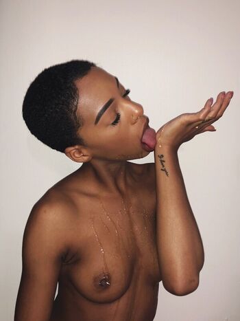 Full leaked Bria backwoods page private photo