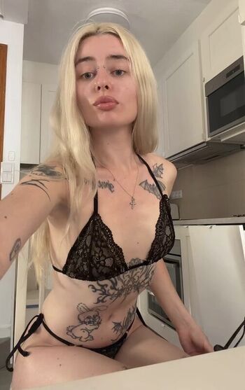 Full leaked Bridesque private photo