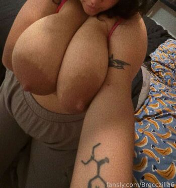 Full leaked Brocczilla page private photo